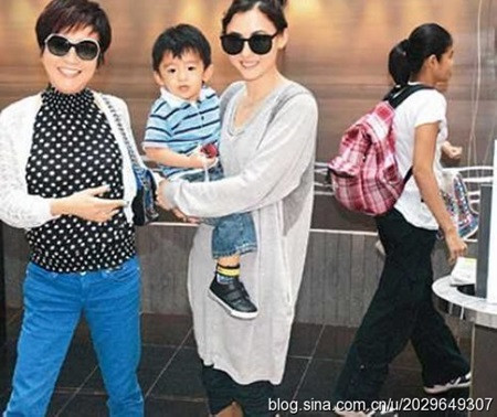 Sao nữ Hoa ngữ được mẹ chồng thương yêu như con đẻ - Ảnh 5 Sao nữ Hoa ngữ được mẹ chồng thương yêu như con đẻ - Ảnh 5