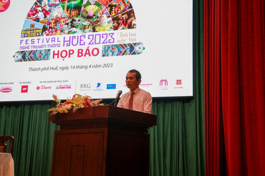 Ông Võ Lê Nhật - Chủ tịch UBND TP Huế - Trưởng Ban tổ chức Festival nghề truyền thống Huế 2023 phát biểu tại buổi họp báo. Ông Võ Lê Nhật - Chủ tịch UBND TP Huế - Trưởng Ban tổ chức Festival nghề truyền thống Huế 2023 phát biểu tại buổi họp báo.
