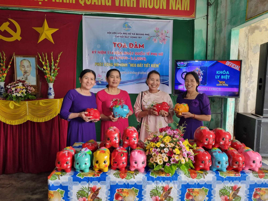 Phát động mô hình "Heo đất tiết kiệm" của Hội LHPN xã Quảng Phú, huyện Quảng Điền, tỉnh Thừa Thiên Huế. Phát động mô hình "Heo đất tiết kiệm" của Hội LHPN xã Quảng Phú, huyện Quảng Điền, tỉnh Thừa Thiên Huế.