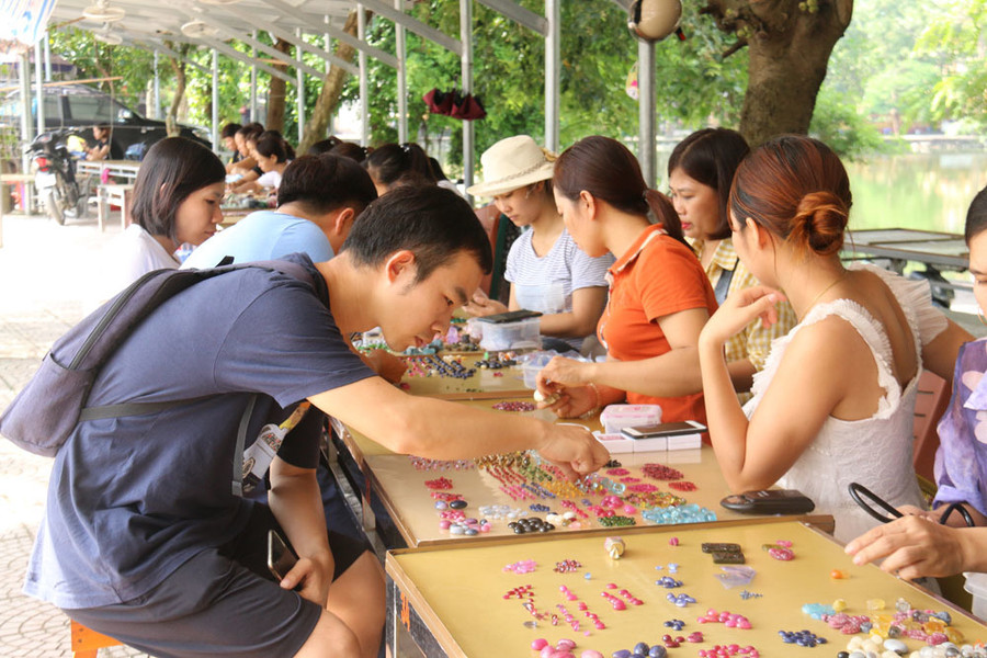 Bất ngờ những món hàng nhỏ xíu giá tiền tỷ trong khu chợ quê ở Yên Bái