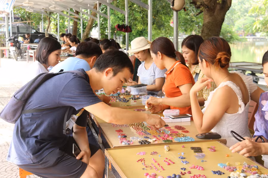 Bất ngờ những món hàng nhỏ xíu giá tiền tỷ trong khu chợ quê ở Yên Bái