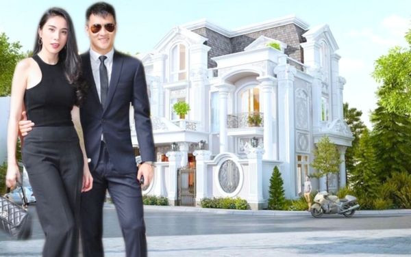 Hé lộ cuộc sống giàu sang của Công Vinh - Thủy Tiên ảnh 1 Thủy Tiên và Công Vinh đang sinh sống tại biệt thự tọa lạc ở quận 7 (TP.HCM). Ngôi nhà nằm ven sông, rộng 300m2, có 5 phòng ngủ. Phía trong ngôi biệt thự, cặp dành hẳn 100m2 để trồng rau sạch. Biệt thự ngốn của cặp “tiên đồng ngọc nữ” trên 22 tỷ đồng.