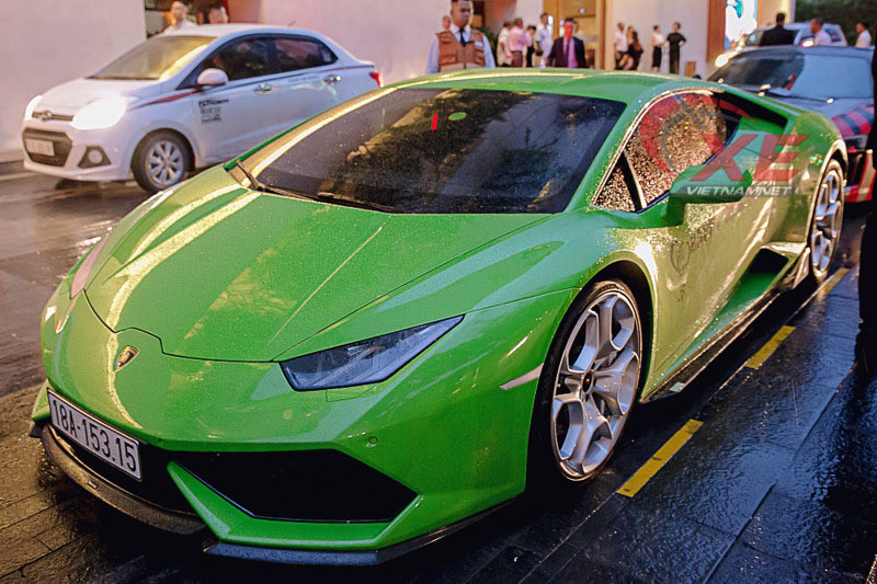 Dàn siêu xe trăm tỷ đổ về dự đám cưới Cường Đô la