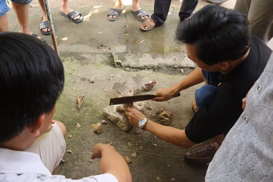 Bất ngờ những món hàng nhỏ xíu giá tiền tỷ trong khu chợ quê ở Yên Bái