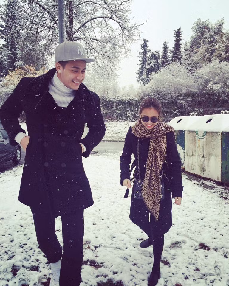 Vĩnh Thụy bất ngờ chia sẻ clip tình tứ với Hoàng Thùy Linh, dân mạng nghi cặp đôi châu về hợp phố-3