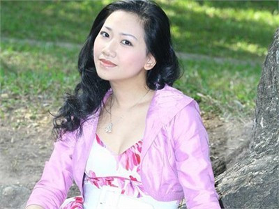 Mỹ Vân từng mơ ước trở thành ca sĩ bởi cô sinh ra trong gia đình có truyền thống âm nhạc. Nữ MC cũng từng học thanh nhạc trong vòng 7 năm cũng như tham gia vào đoàn ca múa Thăng Long. Tuy nhiên, cô đã quyết định theo nghề MC mà không tiếp tục nghiệp hát. Những biên tập viên truyền hình hát hay như ca sĩ