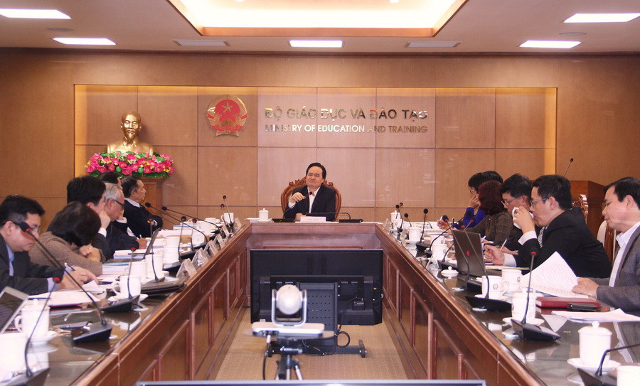 Bộ trưởng Phùng Xuân Nhạ chủ trì cuộc họp Bộ trưởng Phùng Xuân Nhạ chủ trì cuộc họp