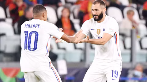 Benzema chấm dứt sự thống trị của Mbappe trở thành Cầu thủ hay nhất nước Pháp năm 2021.