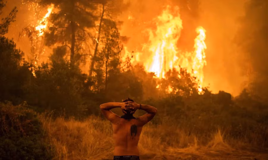 Hỏa hoạn đang bùng phát khắp miền Nam châu Âu.