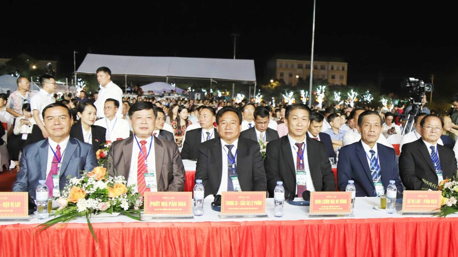 Các lãnh đạo một số Bộ, ban, ngành Trung ương dự lễ công bố.