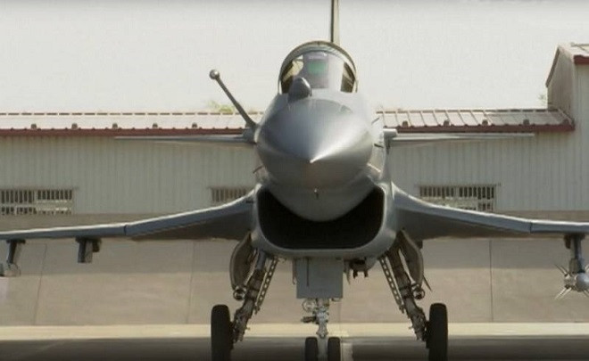 Tiêm kích đa năng J-10C của Trung Quốc. Tiêm kích đa năng J-10C của Trung Quốc.