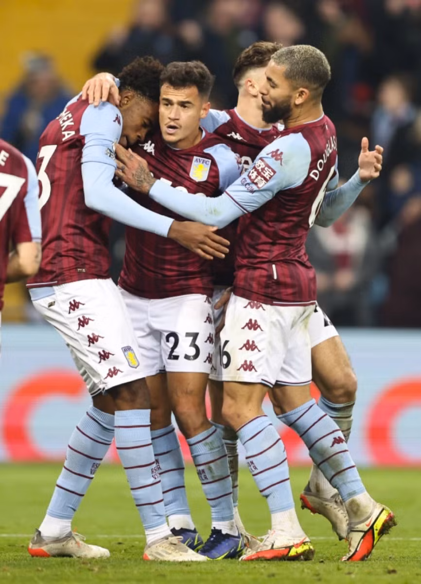 Tân binh Coutinho ghi bàn thắng muộn gỡ hoà 2-2 cho Aston Villa.