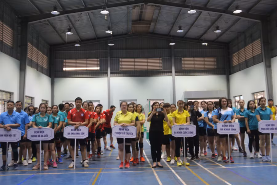 Giải thi đấu bóng chuyền hơi có 10 đơn vị bệnh viện tham gia.