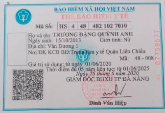 Thẻ BHYT của HS Trương Đặng Quỳnh Anh bị sai thông tin và thời gian 5 năm liên tục.