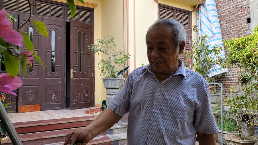 Ông Lê Niên Việt có cuộc sống an nhàn tuổi già nhờ có con đi XKLĐ.