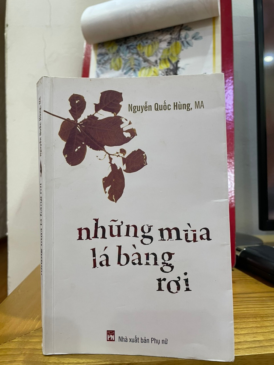 Một số tác phẩm của thầy Nguyễn Quốc Hùng, MA. Ảnh: Anh Thư Một số tác phẩm của thầy Nguyễn Quốc Hùng, MA. Ảnh: Anh Thư