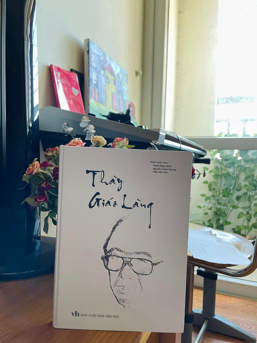 Tác phẩm mới nhất của thầy Nguyễn Quốc Hùng, MA. Ảnh: Anh Thư Tác phẩm mới nhất của thầy Nguyễn Quốc Hùng, MA. Ảnh: Anh Thư