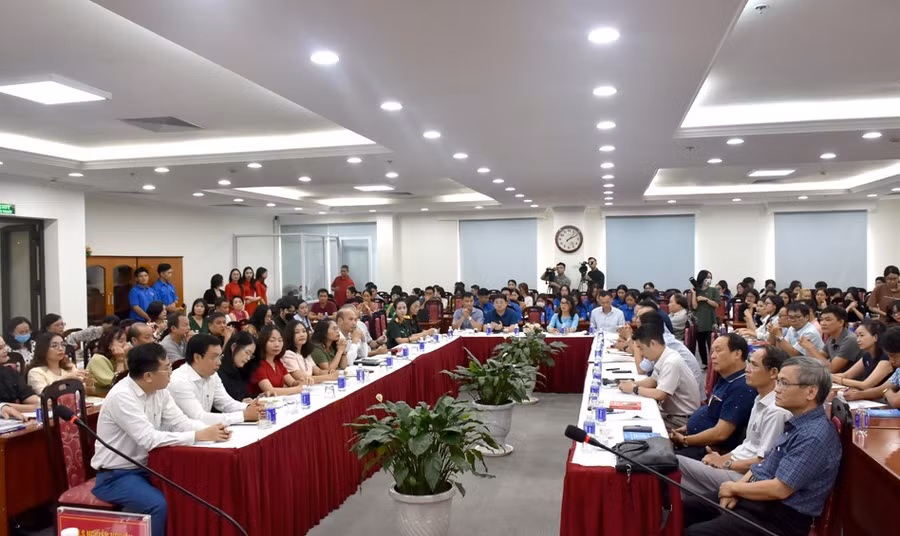 Đã có nhiều hội thảo, tọa đàm tìm giải pháp ngăn chặn sách giả nhưng đến nay vẫn chưa có phương án khả thi.