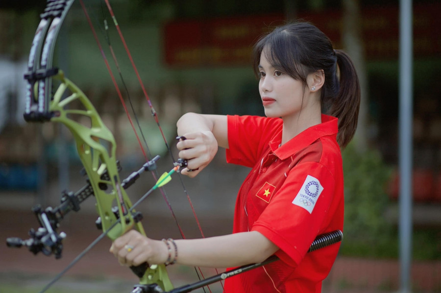 Ngoại hình xinh đẹp của Đỗ Thị Ánh Nguyệt được người hâm mộ ưu ái với tên gọi 'hot girl' đội tuyển bắn cung. Ảnh: INT Ngoại hình xinh đẹp của Đỗ Thị Ánh Nguyệt được người hâm mộ ưu ái với tên gọi 'hot girl' đội tuyển bắn cung. Ảnh: INT