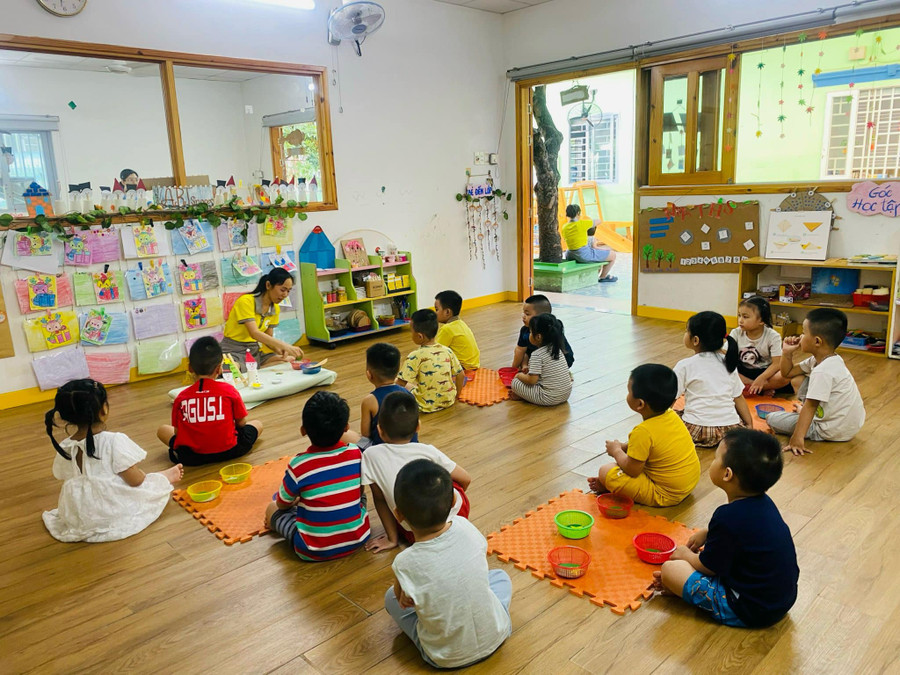 Cô và trò Trường Mầm non Hướng Dương Vàng Thủ Đức, quận Thủ Đức, TPHCM. Ảnh: Cẩm Anh Cô và trò Trường Mầm non Hướng Dương Vàng Thủ Đức, quận Thủ Đức, TPHCM. Ảnh: Cẩm Anh