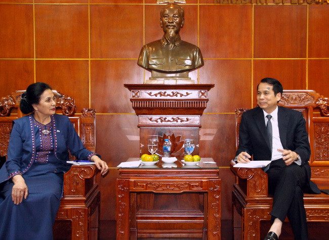 Thứ trưởng Phạm Mạnh Hùng tiếp Bà Chinar Tajievna Rustamova - Đại sứ của nước Cộng hoà Turkmenistan tại Việt Nam Thứ trưởng Phạm Mạnh Hùng tiếp Bà Chinar Tajievna Rustamova - Đại sứ của nước Cộng hoà Turkmenistan tại Việt Nam