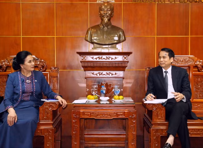 Thứ trưởng Phạm Mạnh Hùng tiếp Bà Chinar Tajievna Rustamova - Đại sứ của nước Cộng hoà Turkmenistan tại Việt Nam