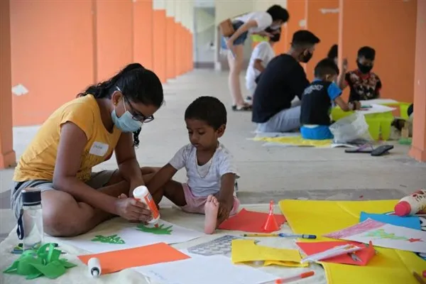Trẻ mẫu giáo Singapore học cách tự bảo vệ thân thể.
