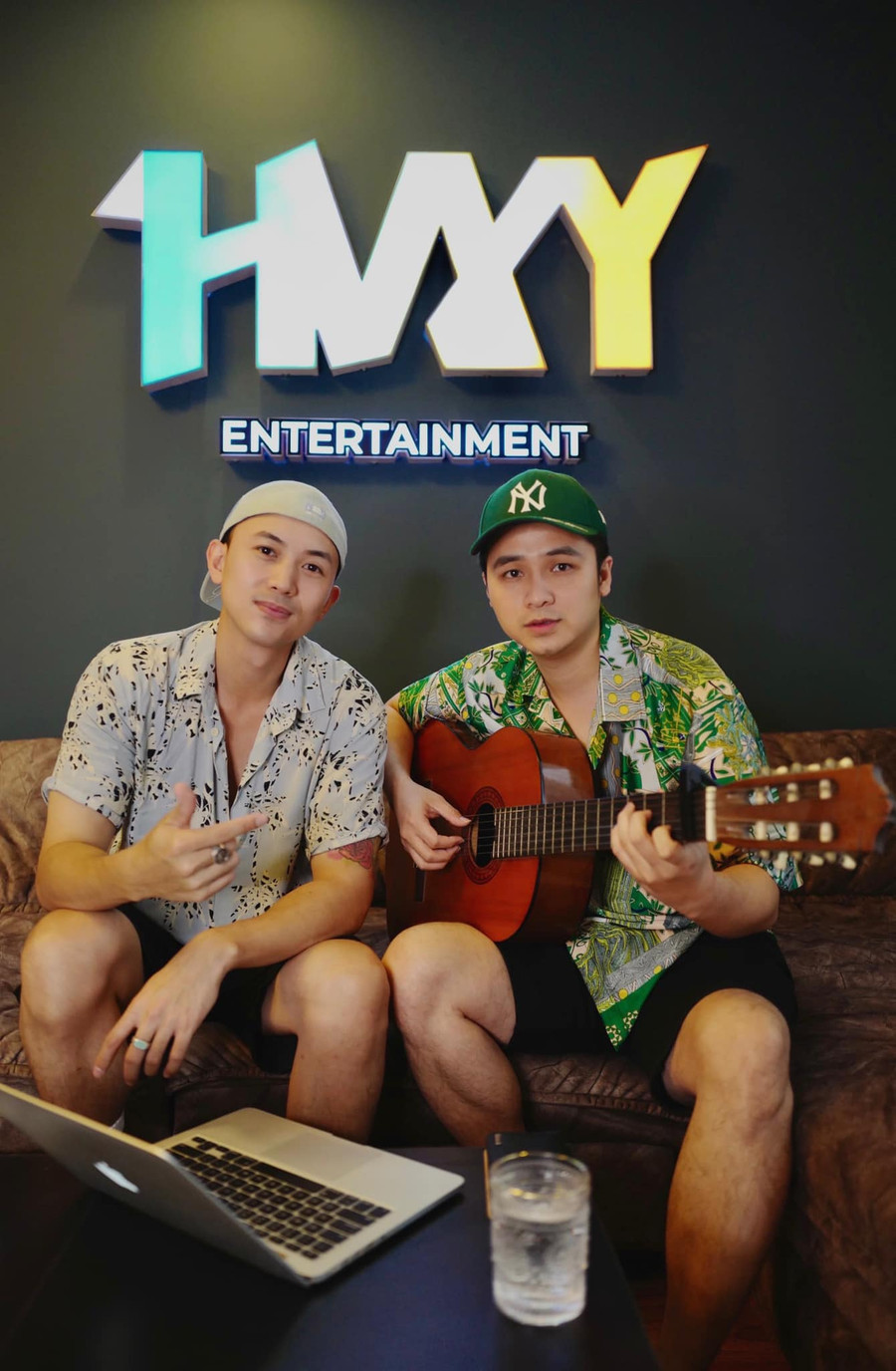 Hay Entertainment là 'đứa con tinh thần' của Hà Anh (bên trái) và Hoàng Anh Vũ. Ảnh: NVCC. Hay Entertainment là 'đứa con tinh thần' của Hà Anh (bên trái) và Hoàng Anh Vũ. Ảnh: NVCC.