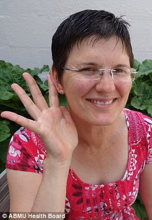 Bà Victoria Price đã có một trải nghiệm "nhớ đời" vì bị nhện chui vào tai.