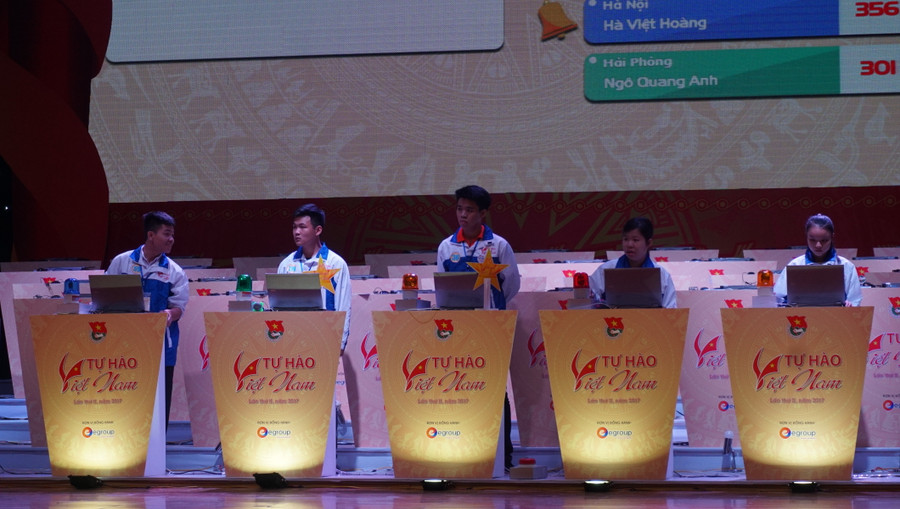 5 thí sinh tham gia phần thi cuối cùng