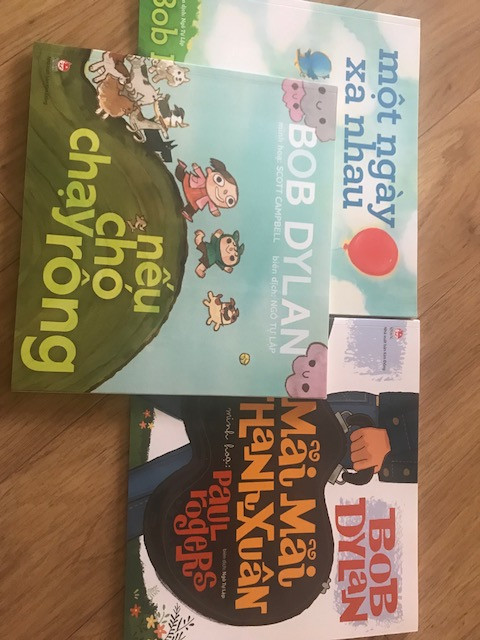 Bìa của 3 cuốn sách Bìa của 3 cuốn sách