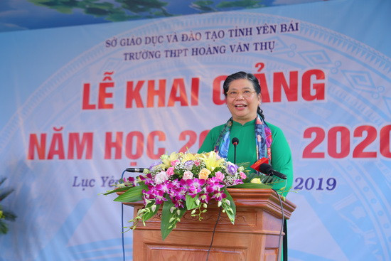 Đồng chí Tòng Thị Phóng phát biểu tại Lễ khai giảng năm học mới của Trường THPT Hoàng Văn Thụ. Đồng chí Tòng Thị Phóng phát biểu tại Lễ khai giảng năm học mới của Trường THPT Hoàng Văn Thụ.