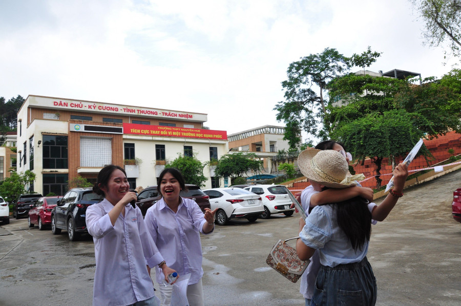 Trong tất cả các ngày thi, thí sinh Yên Bái hứng khởi và rất tự tin. Trong tất cả các ngày thi, thí sinh Yên Bái hứng khởi và rất tự tin.