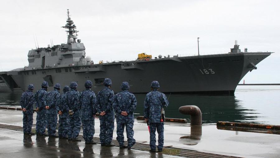 Tàu sân bay Izumo của Nhật Bản.