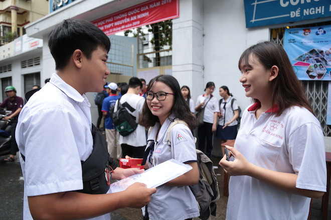 Ngày đầu tiên thí sinh thi hai môn Ngữ văn và Toán