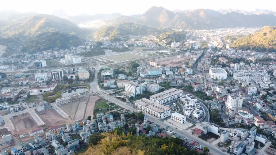 Toàn cảnh TP Sơn La nhìn từ trên cao.