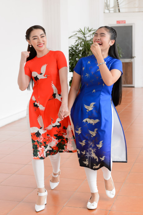 Đàm Vĩnh Hưng tự tay trang điểm cho chồng Cẩm Ly - Ảnh 6 Dam Vinh Hung tu tay trang diem cho chong Cam Ly - Anh 6