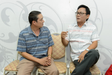 Đàm Vĩnh Hưng tự tay trang điểm cho chồng Cẩm Ly - Ảnh 13 Dam Vinh Hung tu tay trang diem cho chong Cam Ly - Anh 13