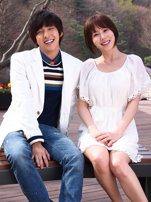 Cặp diễn viên chính trong phim. Cặp