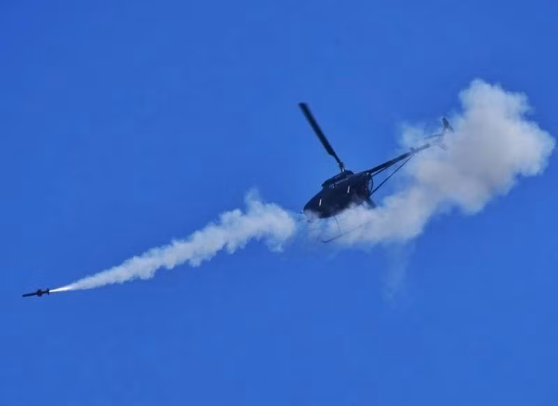 Phiên bản trinh sát được trang bị một cụm quan sát điện tử quang học được treo trên hệ thống treo con quay hồi chuyển, được trang bị hệ thống nhận dạng và theo dõi mục tiêu.