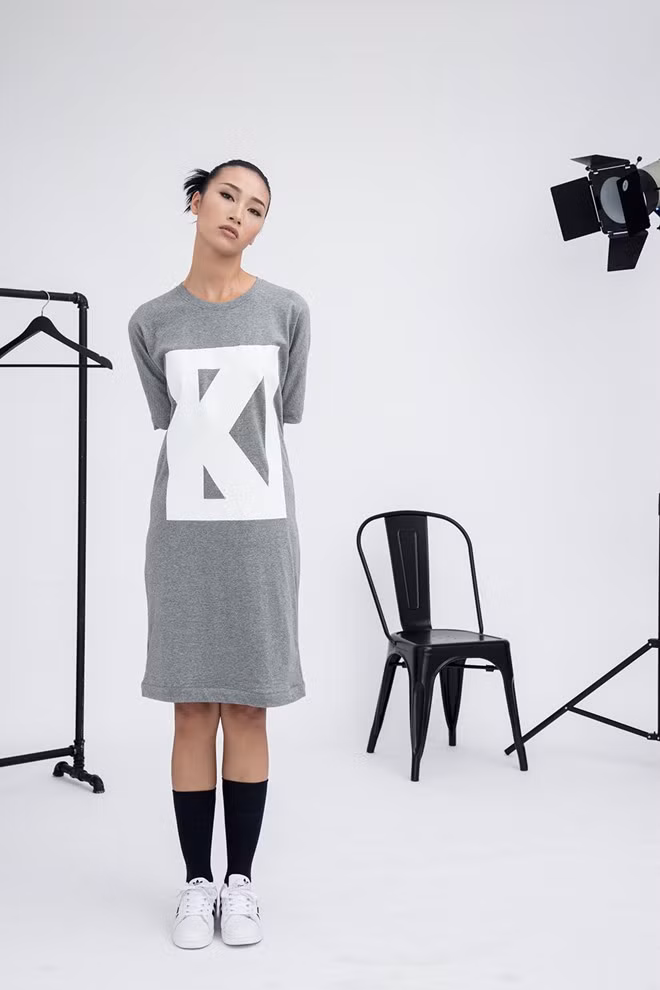 Trang Khiếu làm người mẫu trong bộ sưu tập mới. Trang Khiếu sẽ theo nghề cảnh sát nếu không làm người mẫu