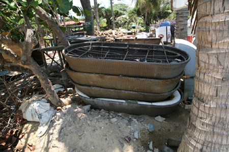 Dap bo cong trinh nhech nhac “xe thit” bo bien Nha Trang