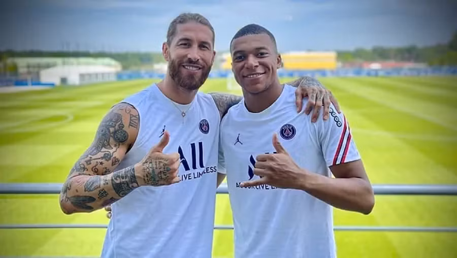Chấn thương khiến Ramos vẫn chưa thể có trận ra mắt PSG.