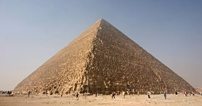 Kim tự tháp Giza.