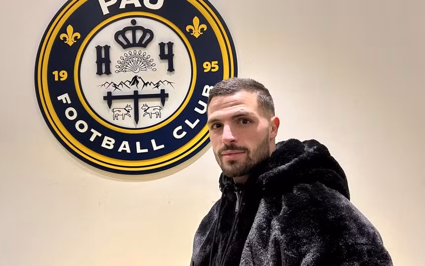 Tân binh Quentin Boisgard sẽ ảnh hưởng lớn đến khả năng ra sân của Quang Hải tại Pau FC thời gian tới.