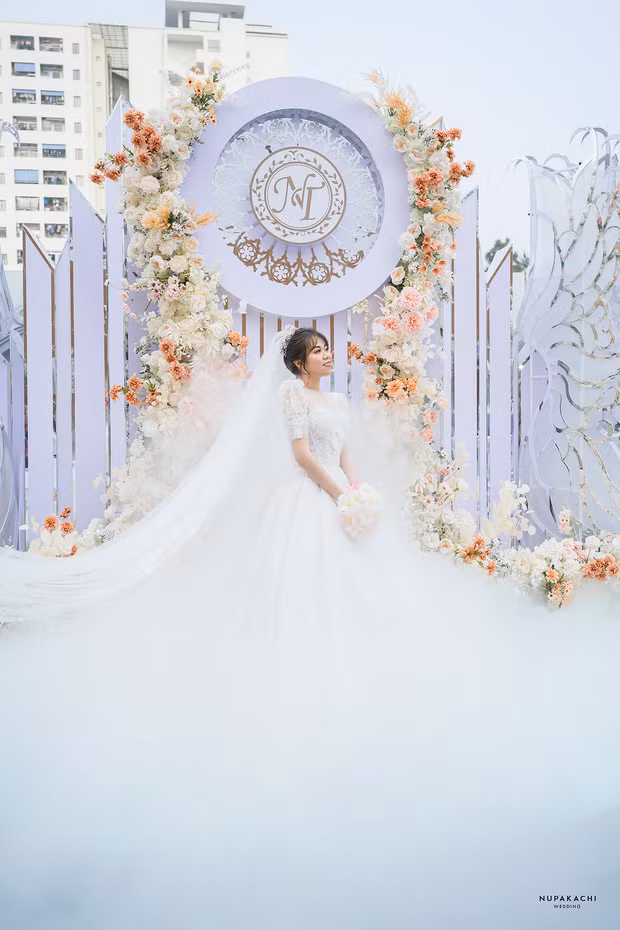 Nguyên tiền chụp ảnh và quay video cho đám cưới đã lên tới gần 400 triệu.