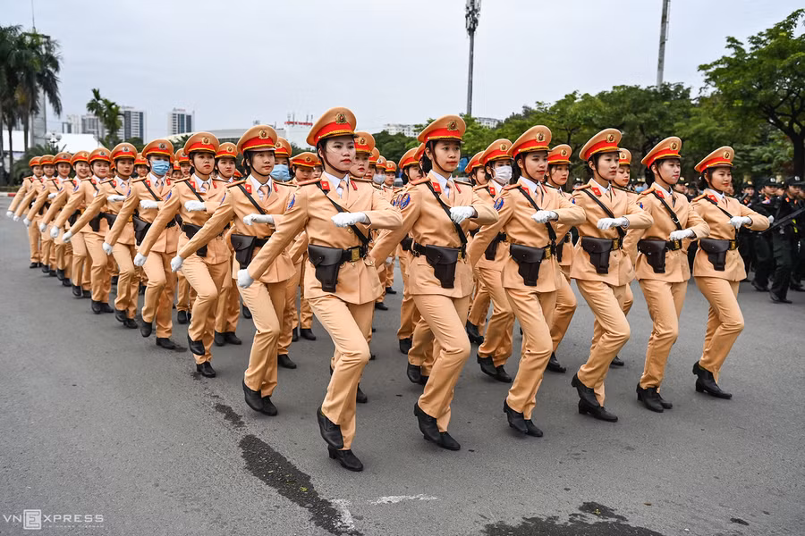 Khối 60 nữ cảnh sát giao thông. Ảnh: VNE.