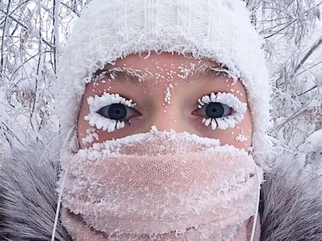 Nhiệt độ này khiến Oymyakon trở thành nơi có nhiệt độ thấp nhất cho bất cứ khu vực nào có người sinh sống lâu dài trên trái đất, đồng thời thấp nhất ở khu vực Bắc bán cầu.