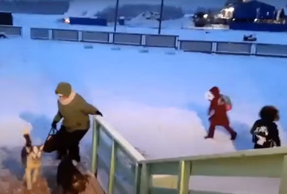 Còn khi khu vực này nhiệt dộ -50 độ C vẫn chỉ được coi là một ngày đi học bình thường đối với học sinh.