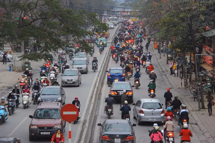 Sở GTVT Hà Nội bất ngờ việc "cấm xe máy ngoại tỉnh"